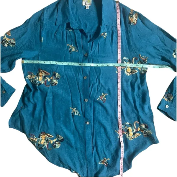 Fig and Flower Anthropologie Boho Floral Teal Shirt Embroidered Roll Tab - Image 5