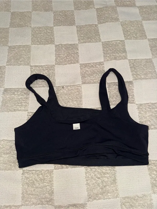 Vuori AllTheForm‎ black sports bra - Image 3