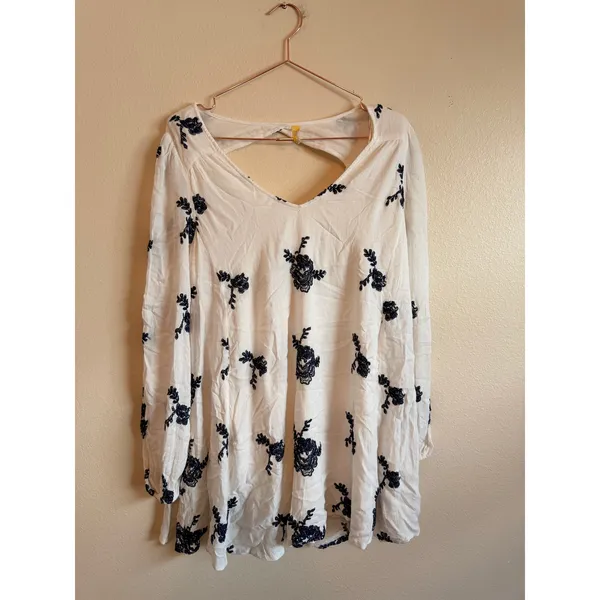 Free People Dress Women XS White Embroidered Rayon Boho Mini Back Cutout - Image 5
