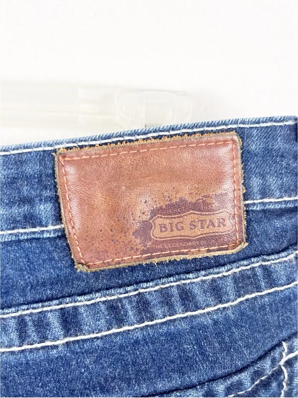 BKE Hazel Curvy Fit Distressed Five Pockets Blue Denim Jeans Size 33L Western - Image 10