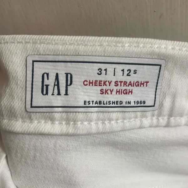 Gap High Rise Cheeky Straight Sz 31/ 12S with Jeans - Image 8