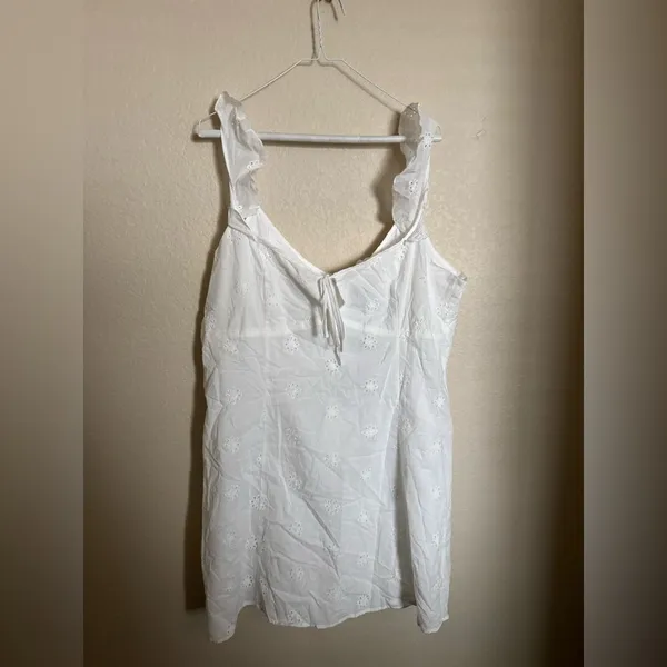 Princess Polly Besiana Eyelet Mini Dress Sz 14 Curve in White Flutter Straps NEW - Image 2