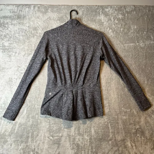 Lululemon Warm Your Core‎ Long Sleeve Tee Heathered Black Size 4 - Image 4
