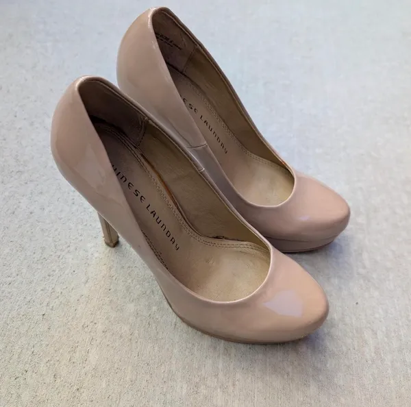 Chinese Laundry WOW Cream rounded toe Platform Pumps/Heels - Image 2