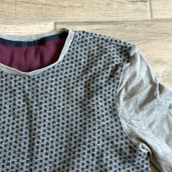 Long sleeve thin sweater Size M - Image 2