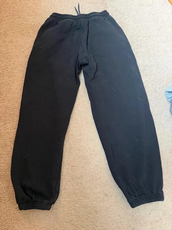 Old navy black cuffed sweat pants  - Image 2