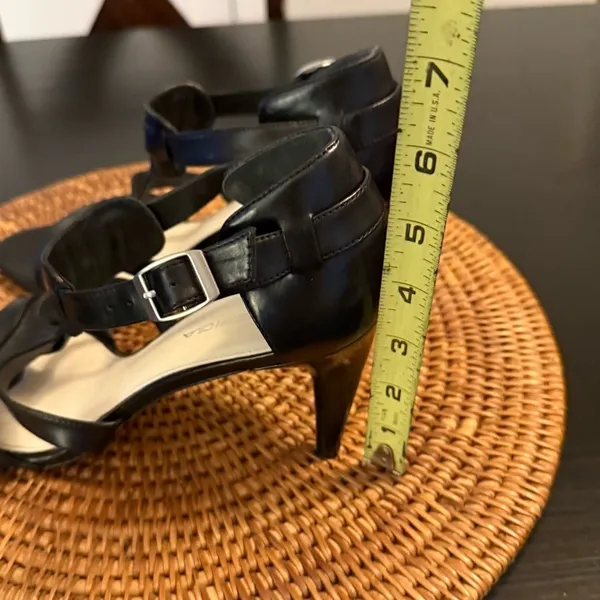 Via Spiga Black Strappy Women's Sandals‎ heels - Image 4