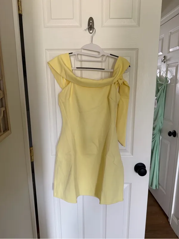 NWT Billy J Off Shoulder Mini Dress - Butter Yellow Small - Image 2