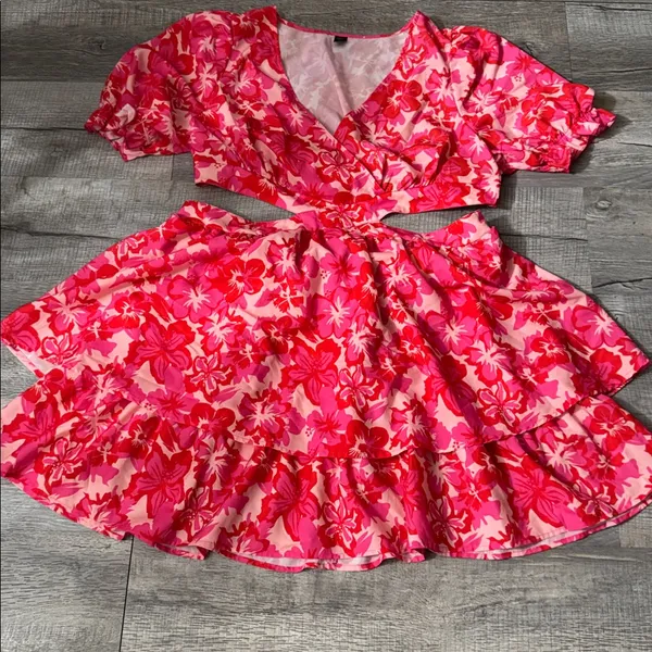 Vibrant Pink Floral Women's Casual Dress - Image 3