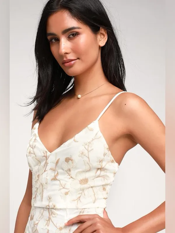 Starleena Cream and Taupe Floral Embroidered Bodycon Midi Dress Size Small NWT - Image 3