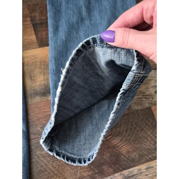 Wrangler Retro 1947 Relaxed Boot Jeans in Blue 6-8 - Image 10
