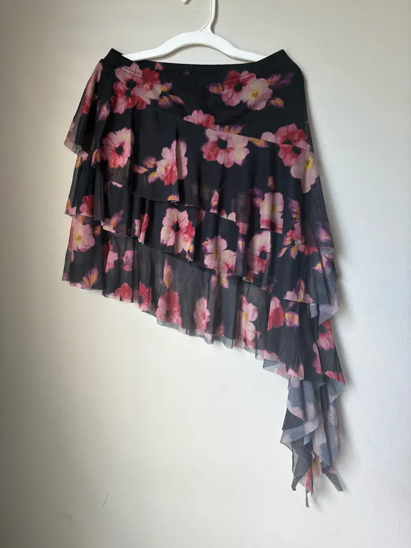 Amber Sky S Black Floral Mesh Ruffle Asymmetrical Skirt NWT - Image 2