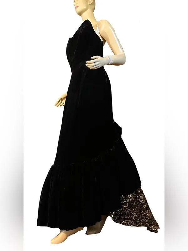 Vintage 1980'S Black Velvet Strapless Mermaid Dress W/Gold Lace Train (M) - Image 2