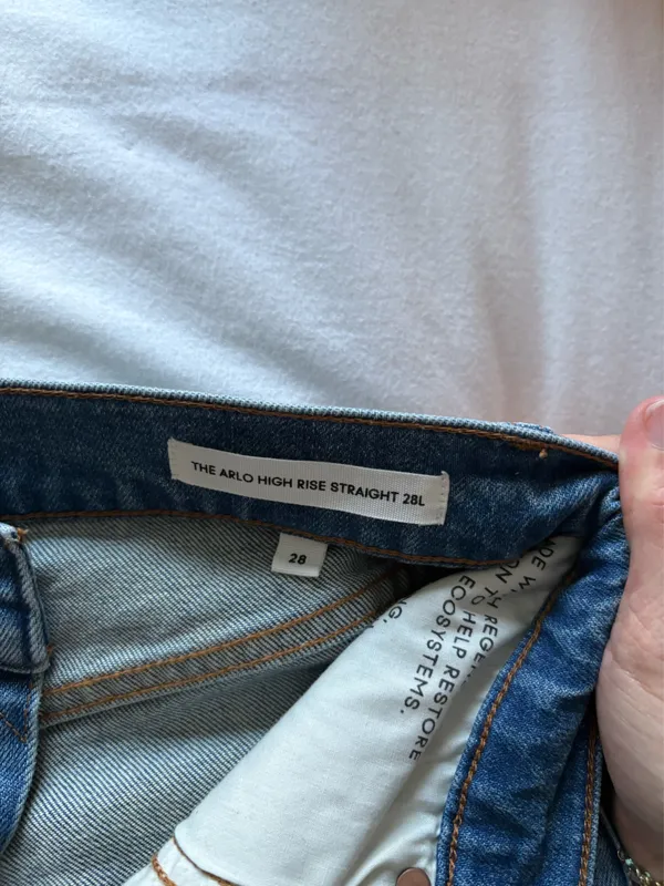 Aritzia Jeans - Image 4