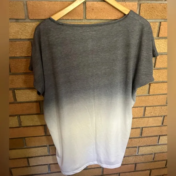 Nike Dri-Fit Athletic Casual Grey and White Ombre Lightweight Shirt One Size - Image 5