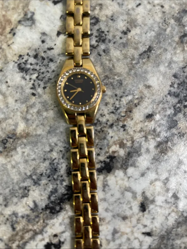 Vintage Ladies Citizen Watch Japan Women’s Gemmed Bezel Wristwatch - Image 2