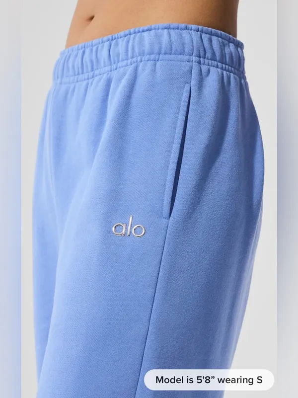 ALO Yoga NWT Accolade Sweatpants Joggers Crystal Clear Blue Size M - Image 3