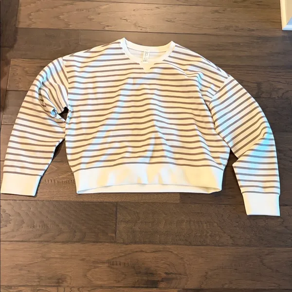 New with Tags Spanx Air Essentials Striped Crew Sz M - Image 7