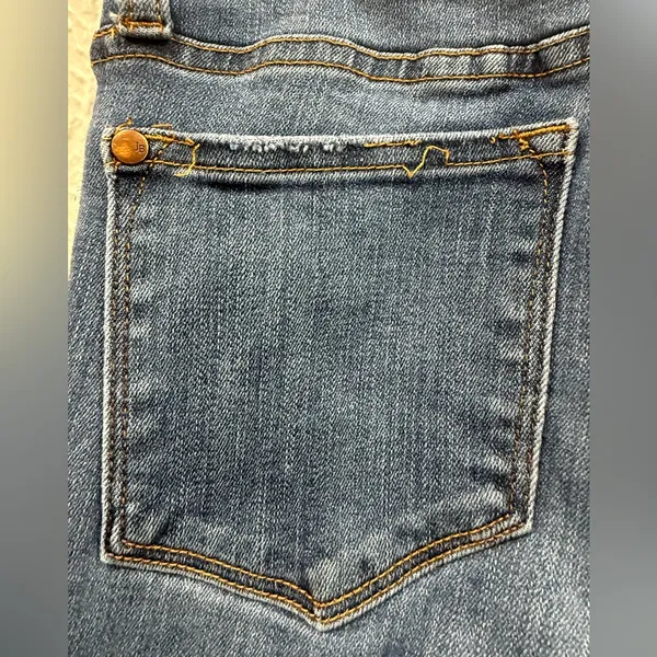 Judy Blue Women’s High Rise Flare Fit Lightly Distressed Size 0 - Image 5