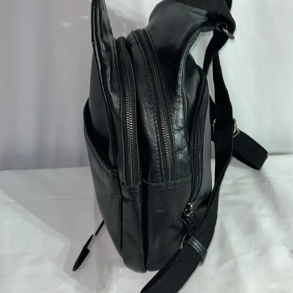 Leather backpack with 2 center zip pockets Black - Image 4