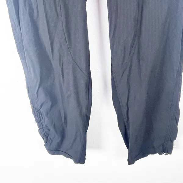 LULULEMON Black Dance Studio Secure Pockets Drawstring Waist Crop Pants Size 8 - Image 10