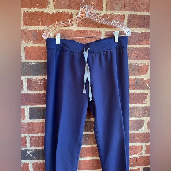 Figs Livingston Navy Scrub Pants Size Medium Tall - Image 2