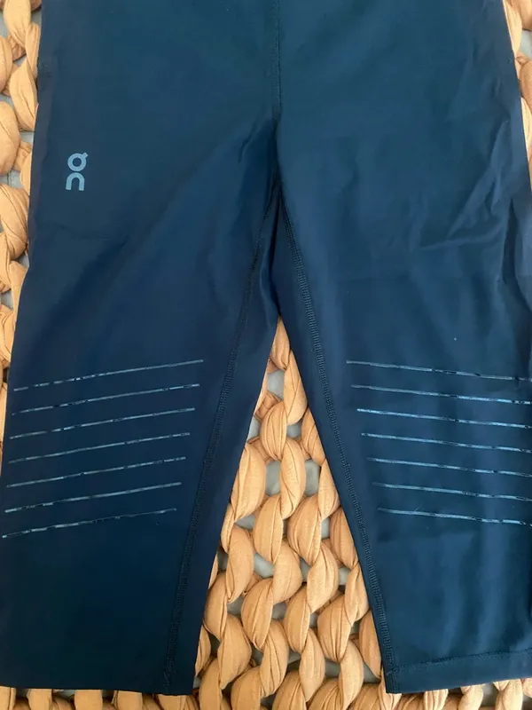 On Cloud Running Women’s Trail Capri Tights - Image 2