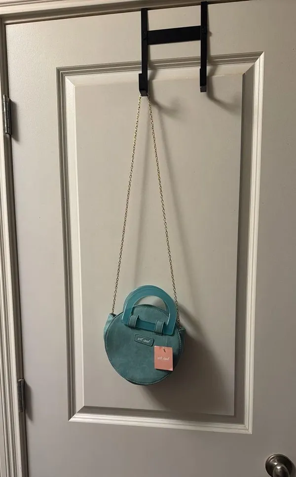 Wet Seal Chain Cross Body Purse - Image 2
