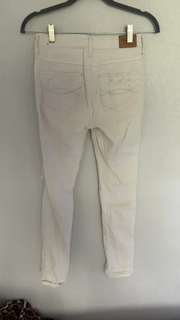 Abercrombie Jeans High-Rise Straight Ripped - Image 3