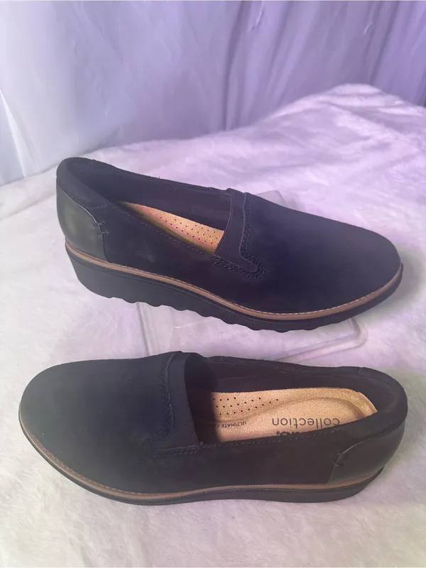 Clarks Black Suede Slip-On Wedge Mule - Image 3