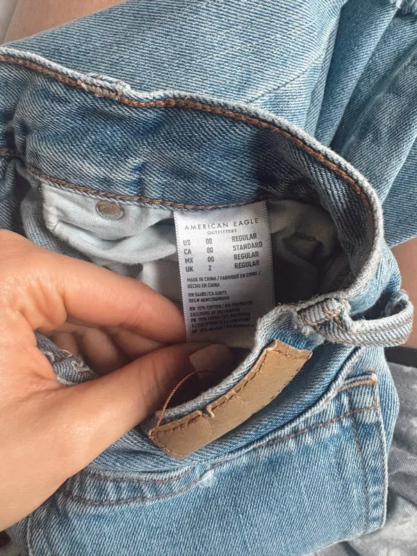 American Eagle Jeans - Image 3