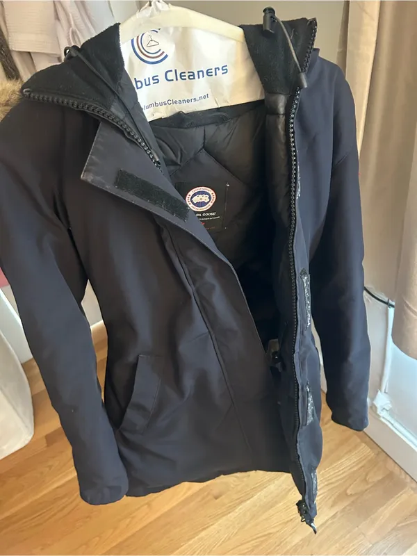 Navy Blue Canada Goose Jacket - Image 7