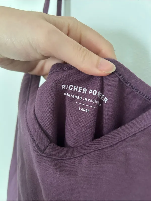 ☀️3/$25 Richer poorer purple Vneck tank top large cotton USA - Image 5