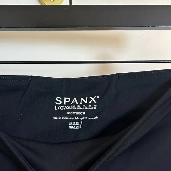 SPANX Booty Boost Flare Pants with Built-In Lift in Very Black Size Large - Image 6