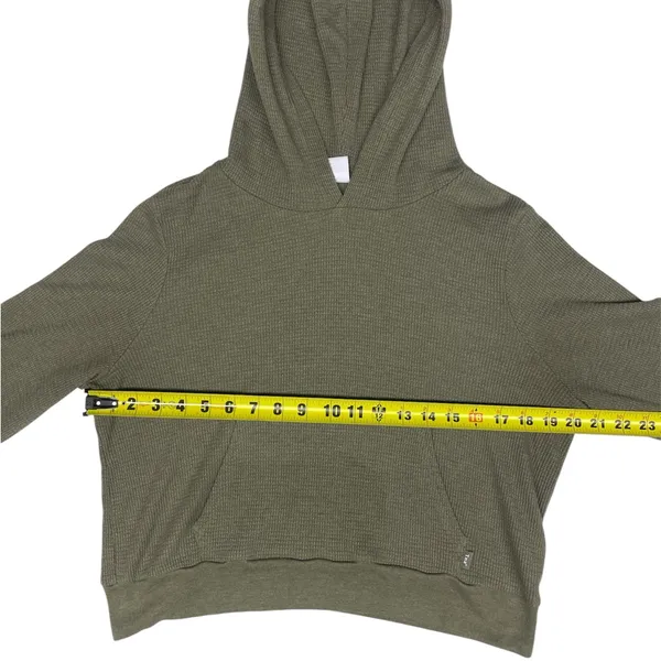 Aritzia TNA Olive Green Women's Knit Waffle Hoodie Size Large - Image 5