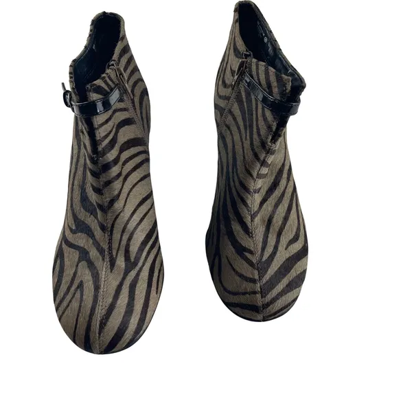 Aerosoles Patrole Car Zebra Print‎ Calf Hair Ankle Boots Womens 9M Brown Black - Image 2