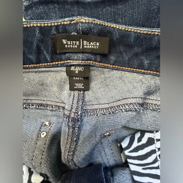 White House Black Market Women's Dark Blue Capri Jeans SZ 8 - Image 9