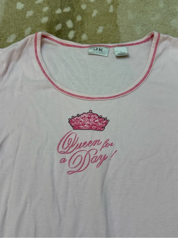 Vintage Y2K JK Intimates Queen for a Day Pink Baby Tee M Princess Crown - Image 4