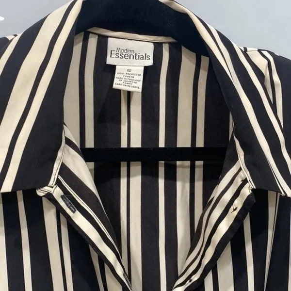 Modern Essentials Women's White Black Stripe Button Down Shoulder Pad Blouse 12 - Image 2