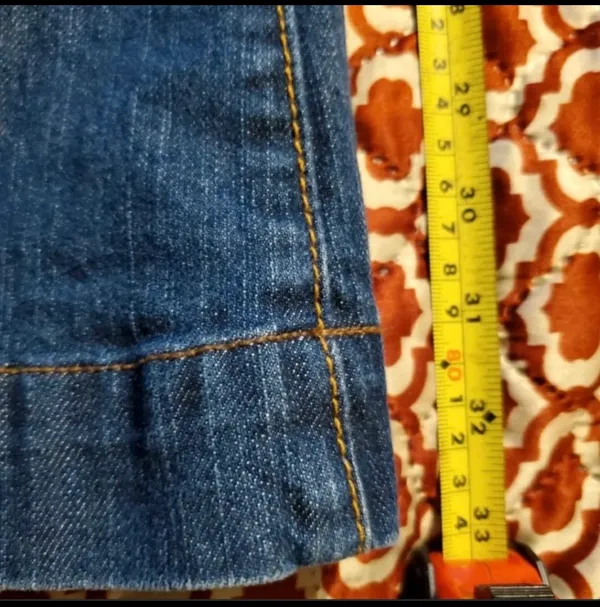 7 For All Mankind Seven7 wide leg Dark Blue Flare Jeans are a size 28. - Image 8