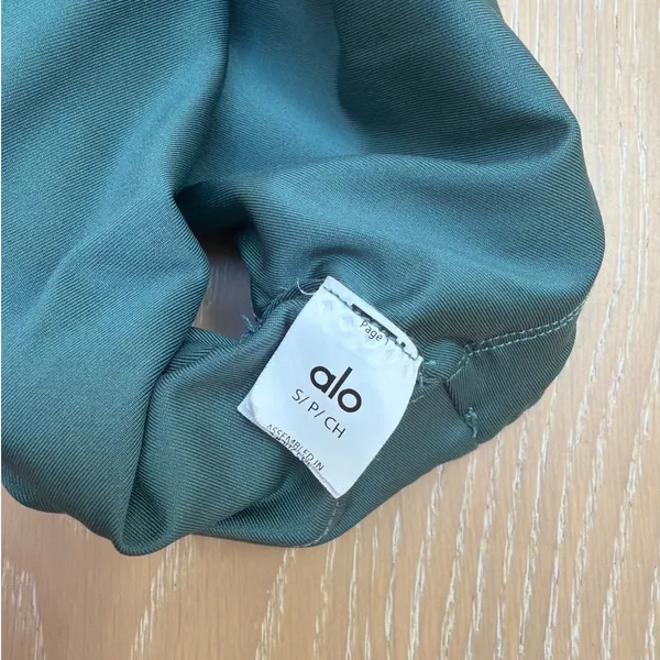 Alo Yoga Cropped Tee Capped Out Short Sleeve Softsculpt Size S Green - Image 4