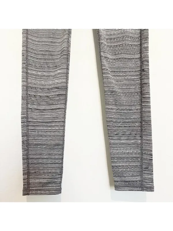 Athleta Chaturanga Leggings Size S Black Jacquard Textured Workout Pant Normcore - Image 5