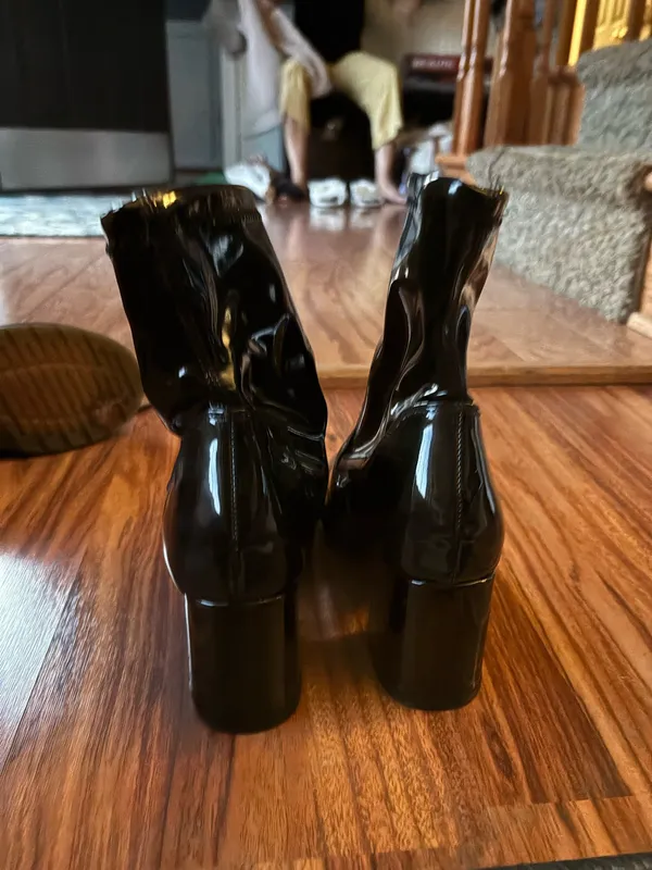 Forever 21 Shiny ankle boots - Image 3