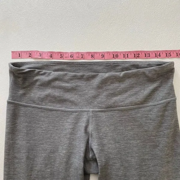Lululemon Gray Cropped Leggings Size 10 Athleisure Activewear Yoga Pants - Image 5