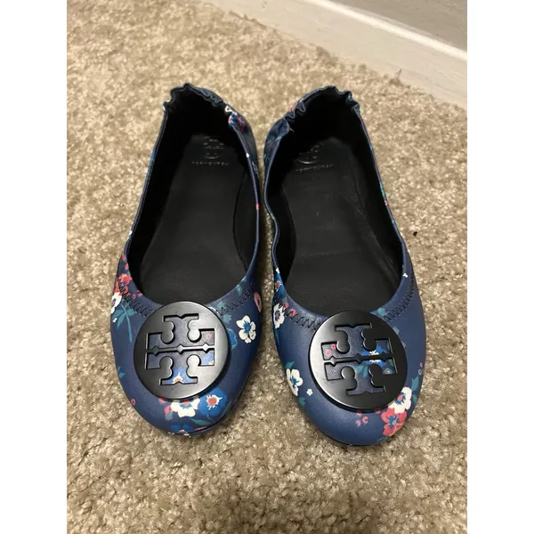 Tory Burch Minnie Travel Ballet Flats Navy Blue Floral Leather Logo Shoes 7 - Image 4