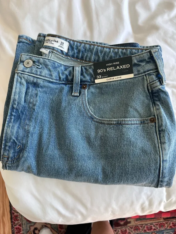 Abercrombie Curve Love High Rise 90s Relaxed Jean NWT - Image 9