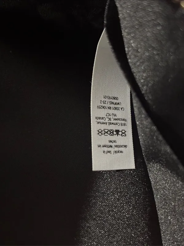 Lululemon Crossbody Camera Bag Black Gold NEW Sold Out - Image 7