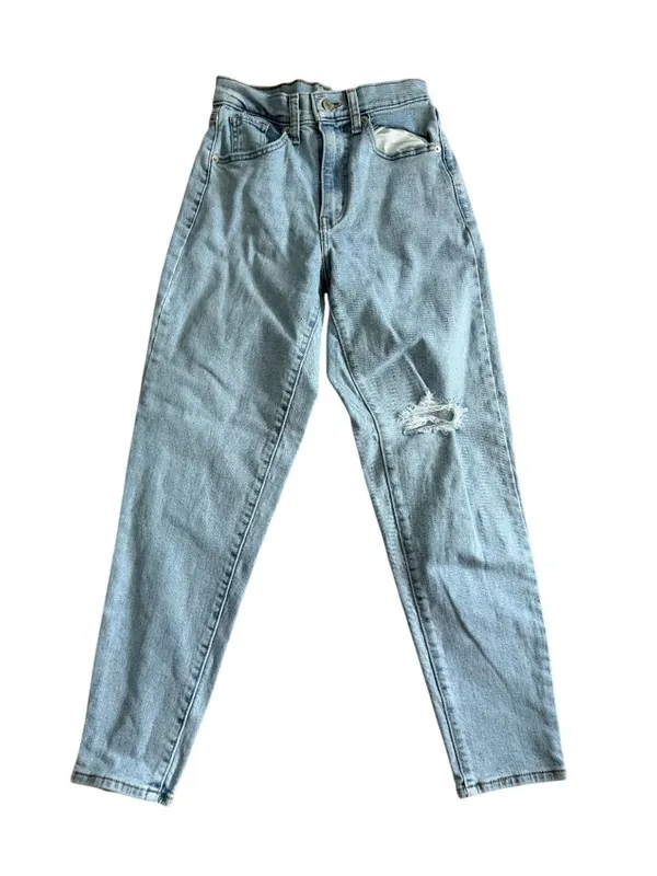 LEVIS Light Wash High Waisted Mom Jeans Size 24 - Image 5