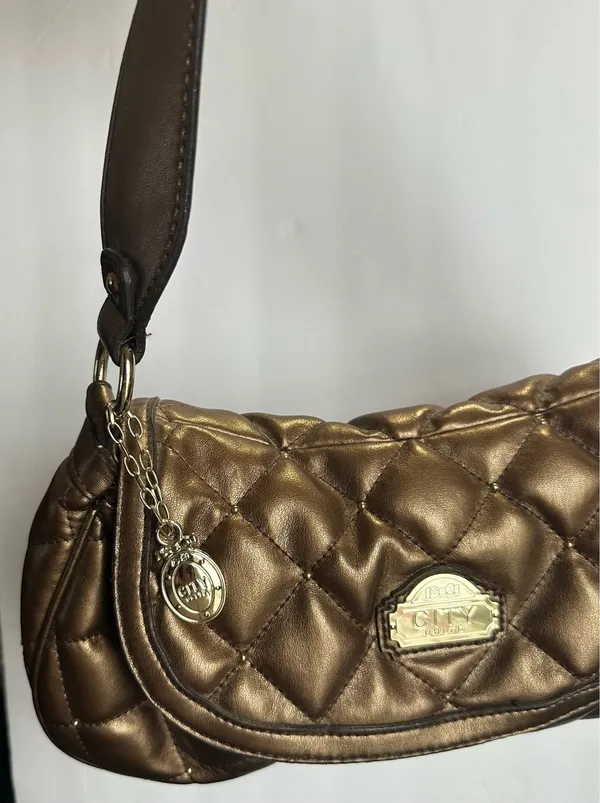 Y2K City UNLTD Quilted Gold Metallic Purse - Image 5
