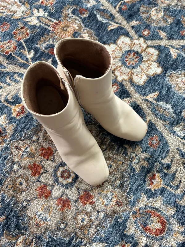 heeled boots Size 7.5 - Image 3